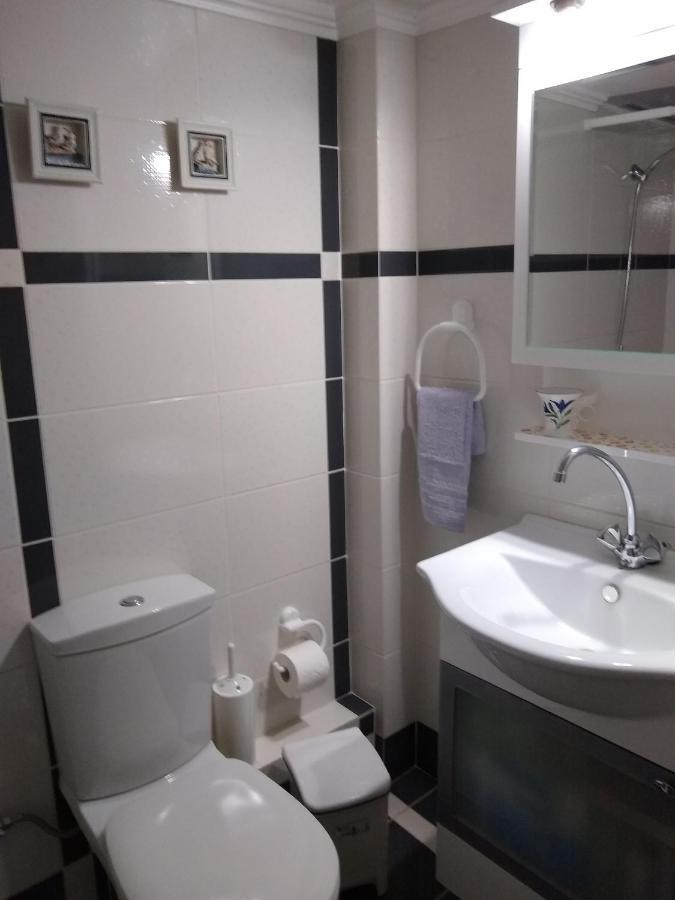 Acropolis Within 10 Minutes Walk! Classical Apartment And A Hostess At Your Side! Athens Exterior photo